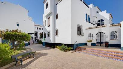 Resale - Bungalow -
Torrevieja - Playa de los Naufragos