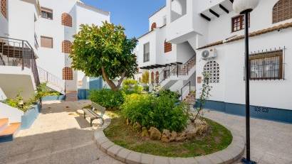 Resale - Bungalow -
Torrevieja - Playa de los Naufragos