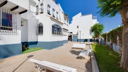 Resale - Bungalow -
Torrevieja - Playa de los Naufragos