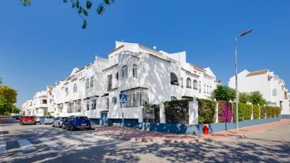 Resale - Bungalow -
Torrevieja - Playa de los Naufragos