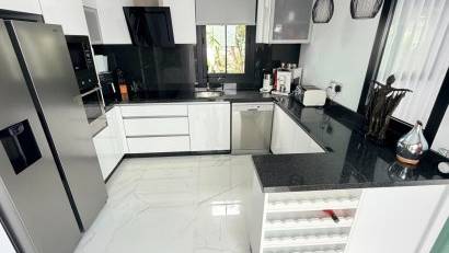 Återförsäljning - Detached villa -
Los Montesinos - La Herrada