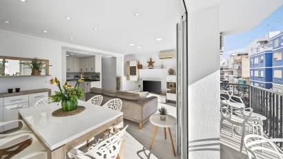 Återförsäljning - Apartment -
Torrevieja - Puerto