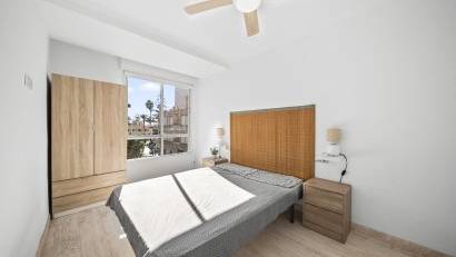 Återförsäljning - Apartment -
Torrevieja - Puerto