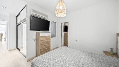 Återförsäljning - Apartment -
Torrevieja - Puerto