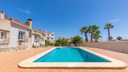 Återförsäljning - Villa -
Rojales - Centro de la Ciudad Quesada