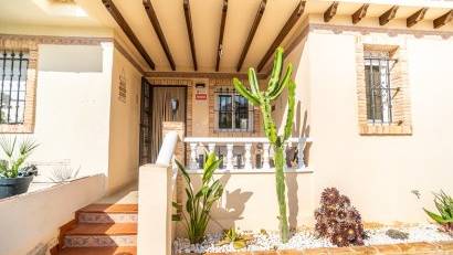 Återförsäljning - Apartment -
Orihuela Costa
