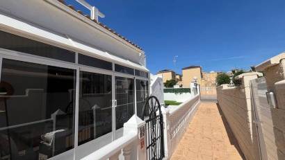 Återförsäljning - Bungalow -
Punta Prima - Serena