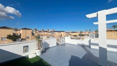 Återförsäljning - Bungalow -
Punta Prima - Serena