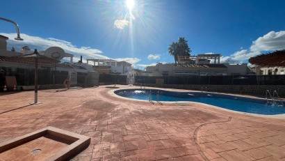 Återförsäljning - Bungalow -
Punta Prima - Serena