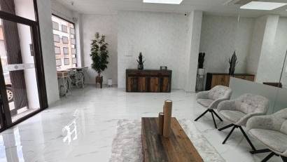 Reventa - Locales Comerciales -
Los Montesinos