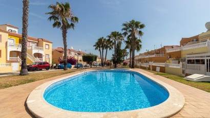 Återförsäljning - Radhus -
Orihuela Costa - La Regia