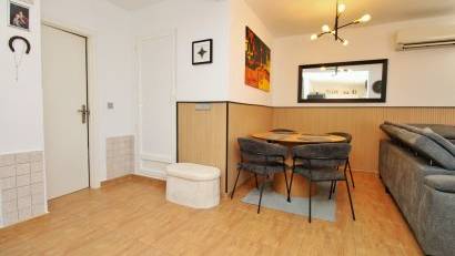 Resale - Townhouse -
Villamartin - Villamartín