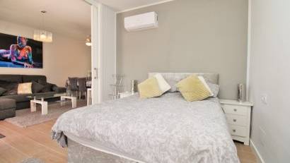 Resale - Apartment -
Villamartin - Villamartín
