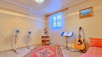 Återförsäljning - Villa -
Orihuela - Orihuela Costa