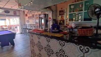 Resale - Commercial Unit -
Los Altos