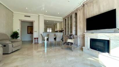 Återförsäljning - Apartment -
Dehesa de campoamor - Campoamor