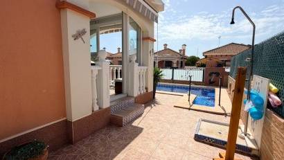 Återförsäljning - Detached villa -
Los Montesinos - La Herrada
