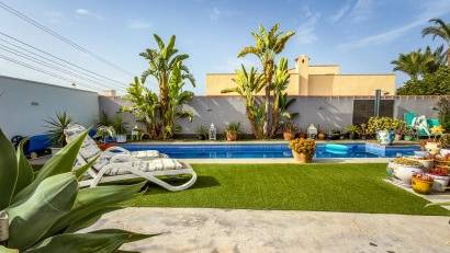 Reventa - Villa -
Torrevieja - Torreta - Florida