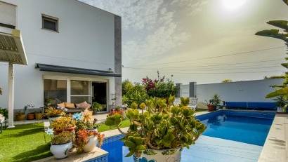 Reventa - Villa -
Torrevieja - Torreta - Florida