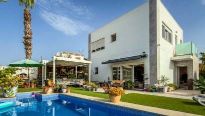 Reventa - Villa -
Torrevieja - Torreta - Florida