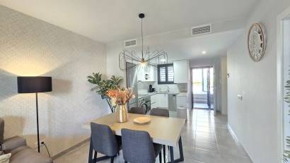 Återförsäljning - Apartment / Flat * -
Orihuela Costa * - Villamartín *