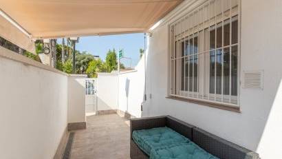 Återförsäljning - Bungalow -
Torrevieja - Lago jardin
