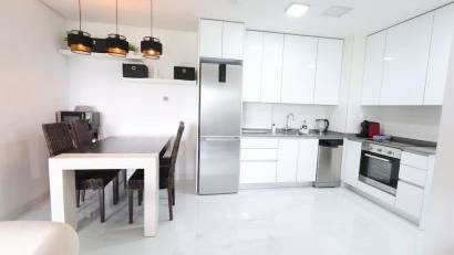 Återförsäljning - Apartment -
Orihuela Costa - Villamartín