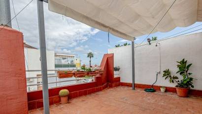 Reventa - Semi detached -
Los Altos