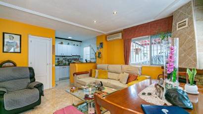 Reventa - Semi detached -
Los Altos
