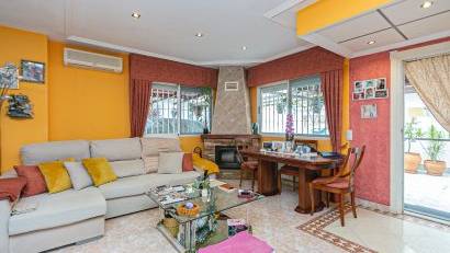 Reventa - Semi detached -
Los Altos