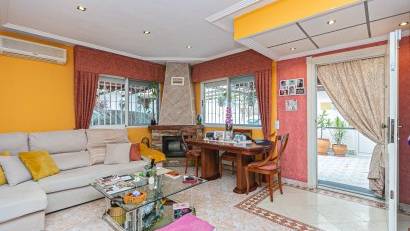 Reventa - Semi detached -
Los Altos