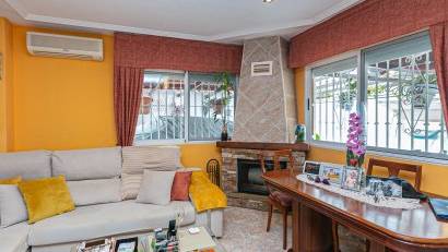Reventa - Semi detached -
Los Altos