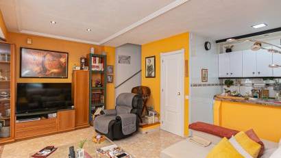 Reventa - Semi detached -
Los Altos