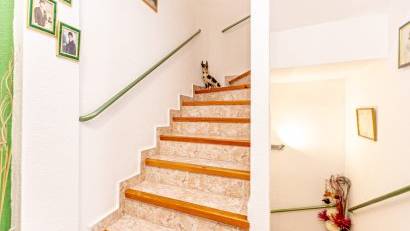 Reventa - Semi detached -
Los Altos