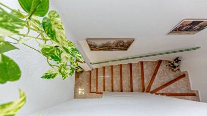 Reventa - Semi detached -
Los Altos