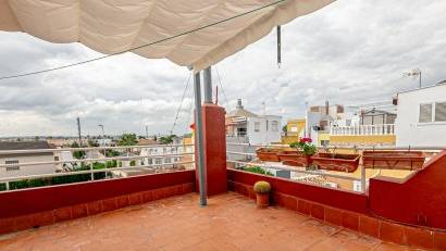 Reventa - Semi detached -
Los Altos
