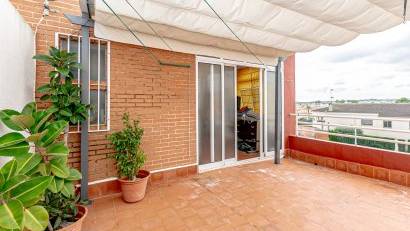 Reventa - Semi detached -
Los Altos