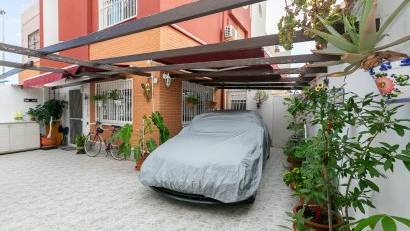Reventa - Semi detached -
Los Altos