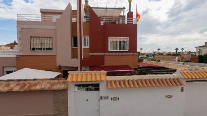 Reventa - Semi detached -
Los Altos