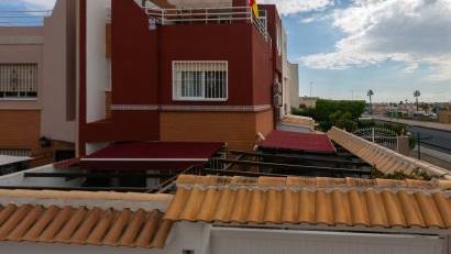 Reventa - Semi detached -
Los Altos