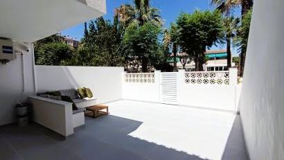 Resale - Bungalow -
Orihuela Costa - La Regia