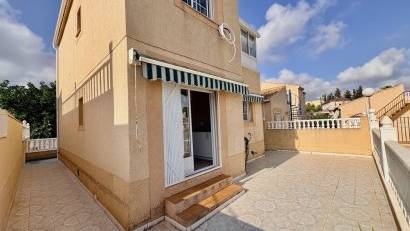 Reventa - Villa -
Orihuela - Los Balcones