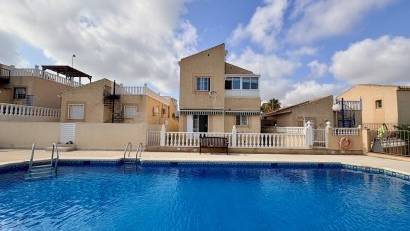 Reventa - Villa -
Orihuela - Los Balcones