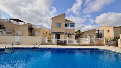 Reventa - Villa -
Orihuela - Los Balcones
