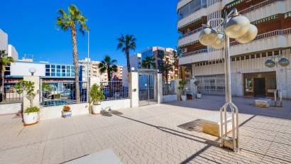Återförsäljning - Apartment -
Torrevieja - Playa del Acequión