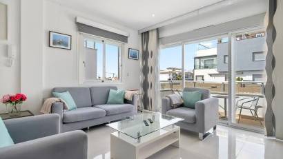Återförsäljning - Semi detached -
Punta Prima - Marina Med
