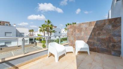 Återförsäljning - Semi detached -
Punta Prima - Marina Med