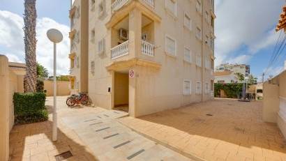 Resale - Apartment -
Torrevieja