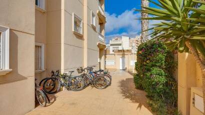 Resale - Apartment -
Torrevieja