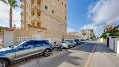 Resale - Apartment -
Torrevieja